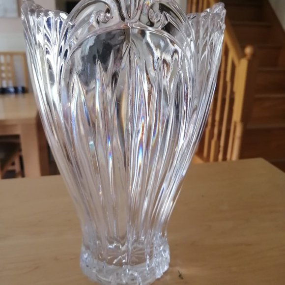 crystal vase - Picture 2 of 2